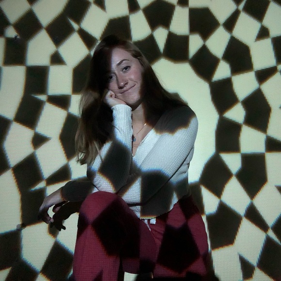 Meet your Posher, Kelsey - Picture 1 of 1